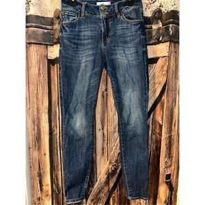 Cabi Cinch Skinny Jeans #3938 Blue denim Size 4 retails  $142 sutters wash